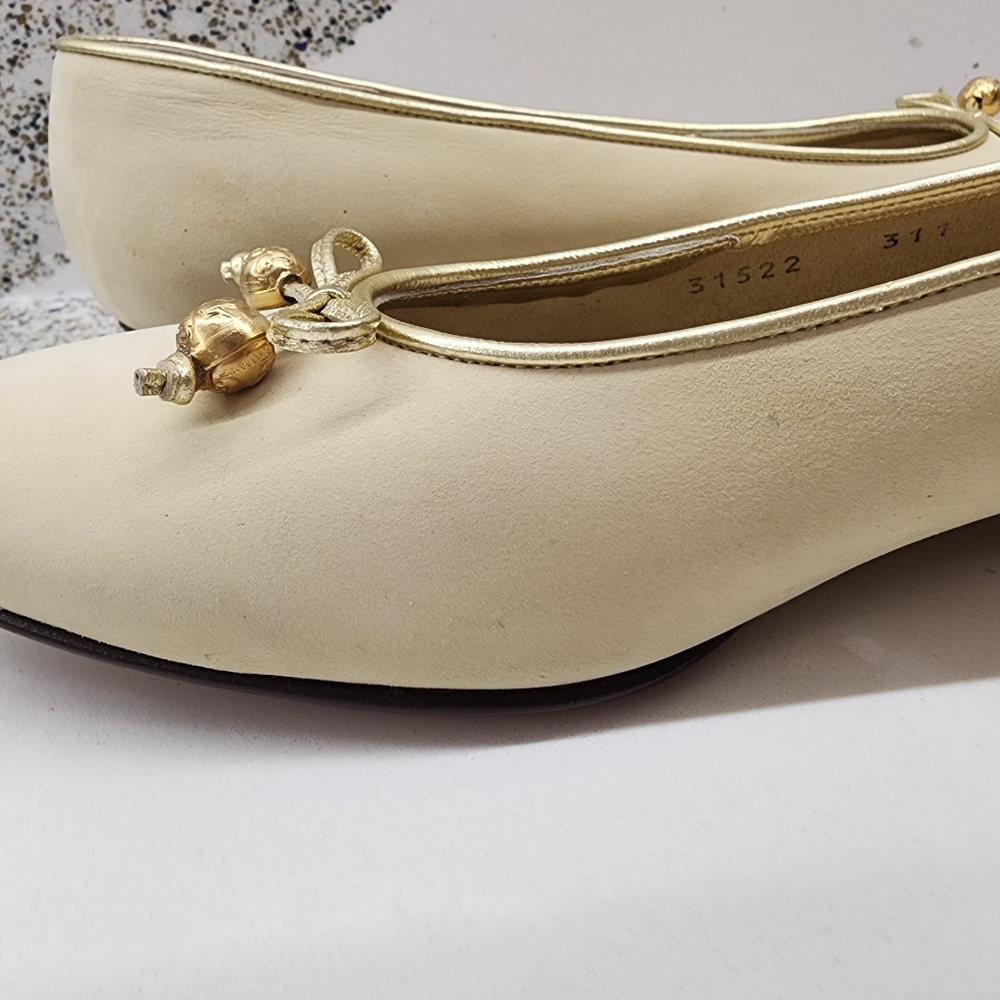 Vintage 80s/90s Ferragamo Ivory Nappa Evening Flats Size 8.5 - Picture 10 of 16